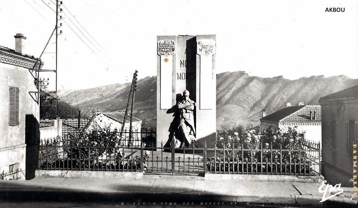 Akbou - Monument aux Morts.jpg
